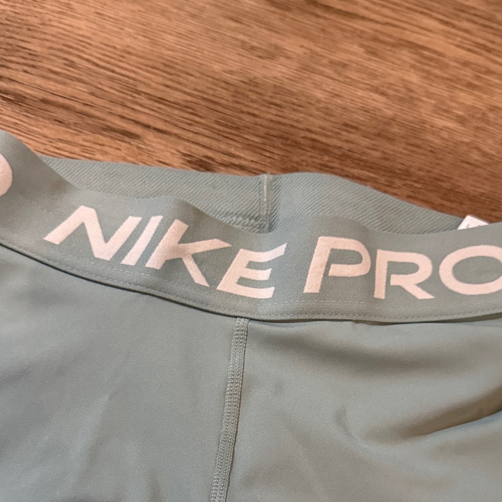 Nike Pro Women's 3” Shorts. NWT - Picture 3 of 3